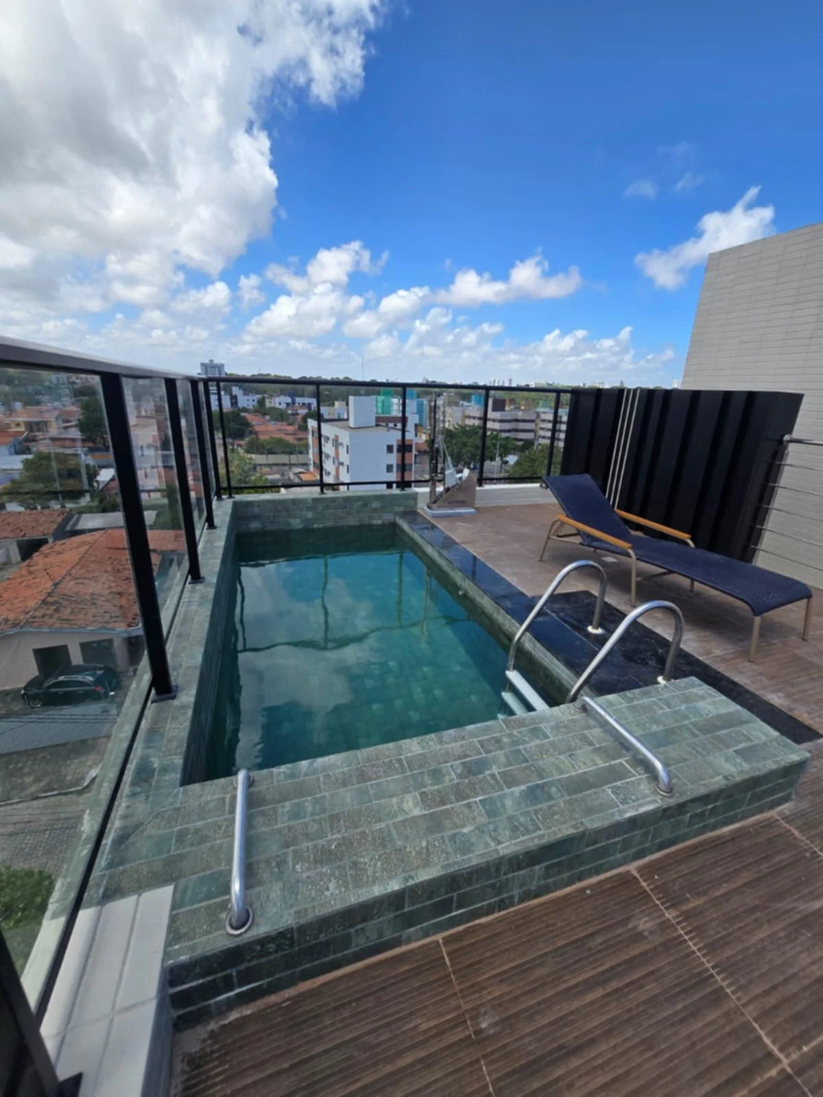 Apartamento Novo com 2 Quartos sendo 1 Suíte nos Bancários, Elevador e Lazer