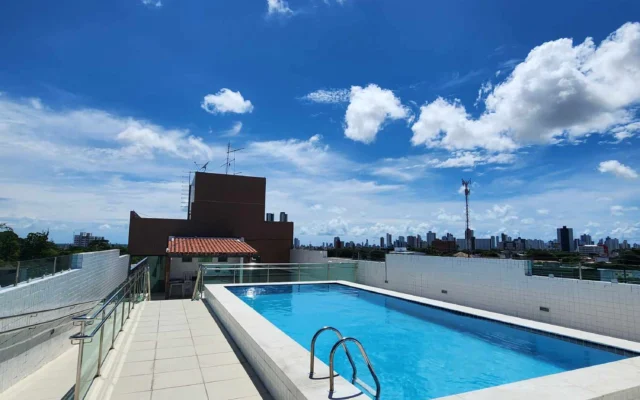 Apartamento no Centro com 2 Quartos, 2 Vagas, Elevador e Piscina