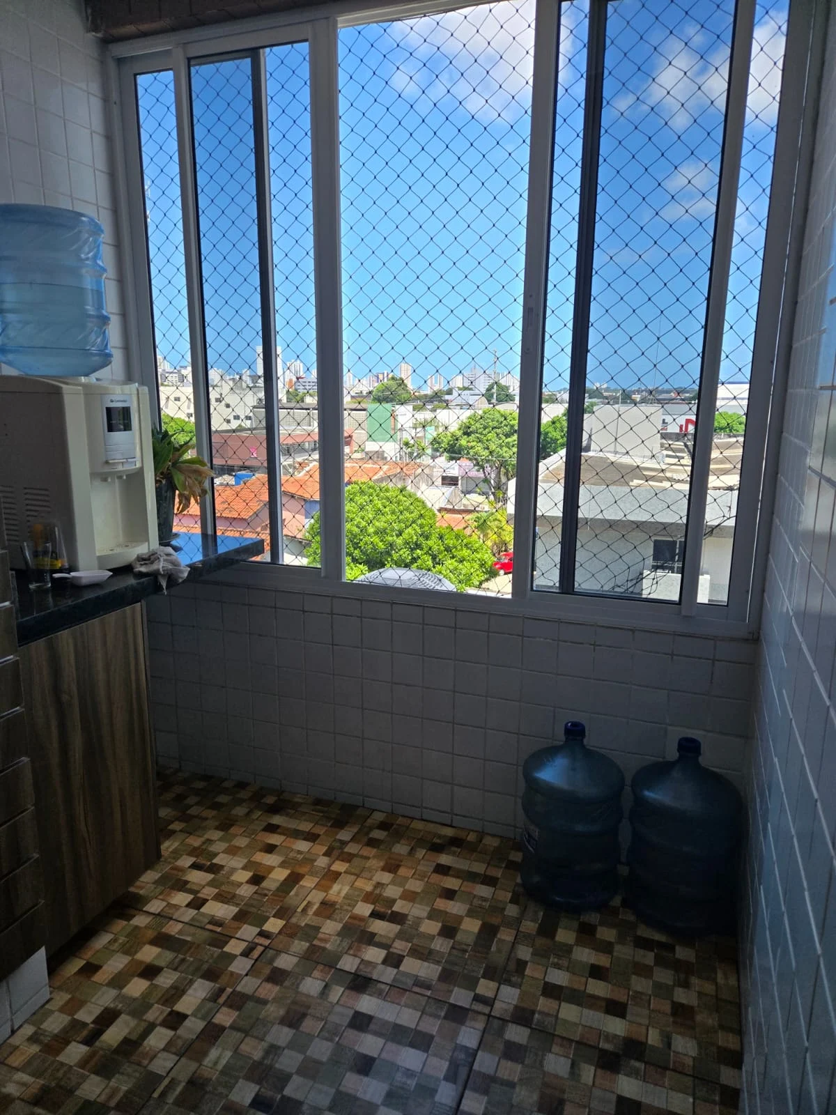 Apartamento no Centro com 2 Quartos, 2 Vagas, Elevador e Piscina
