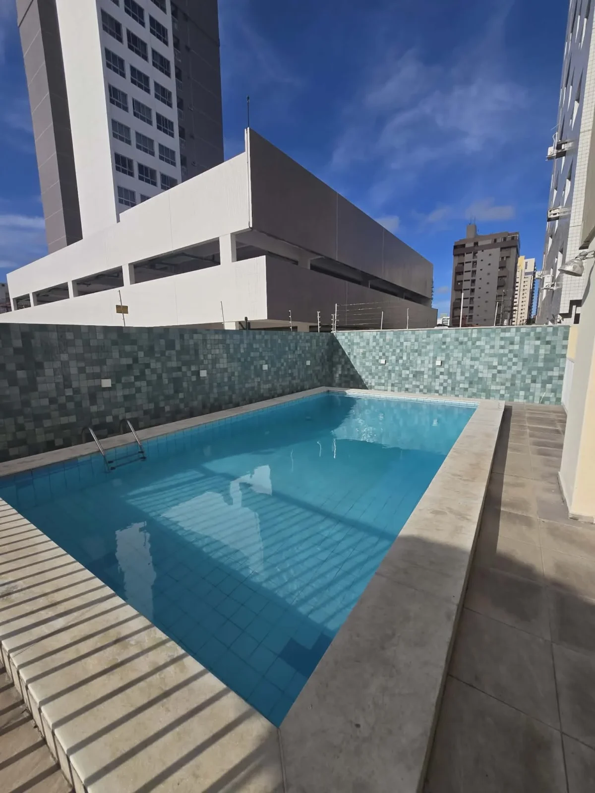 Apartamento em Manaíra com 3 Quartos sendo 1 Suíte + DCE , Elevador e Piscina