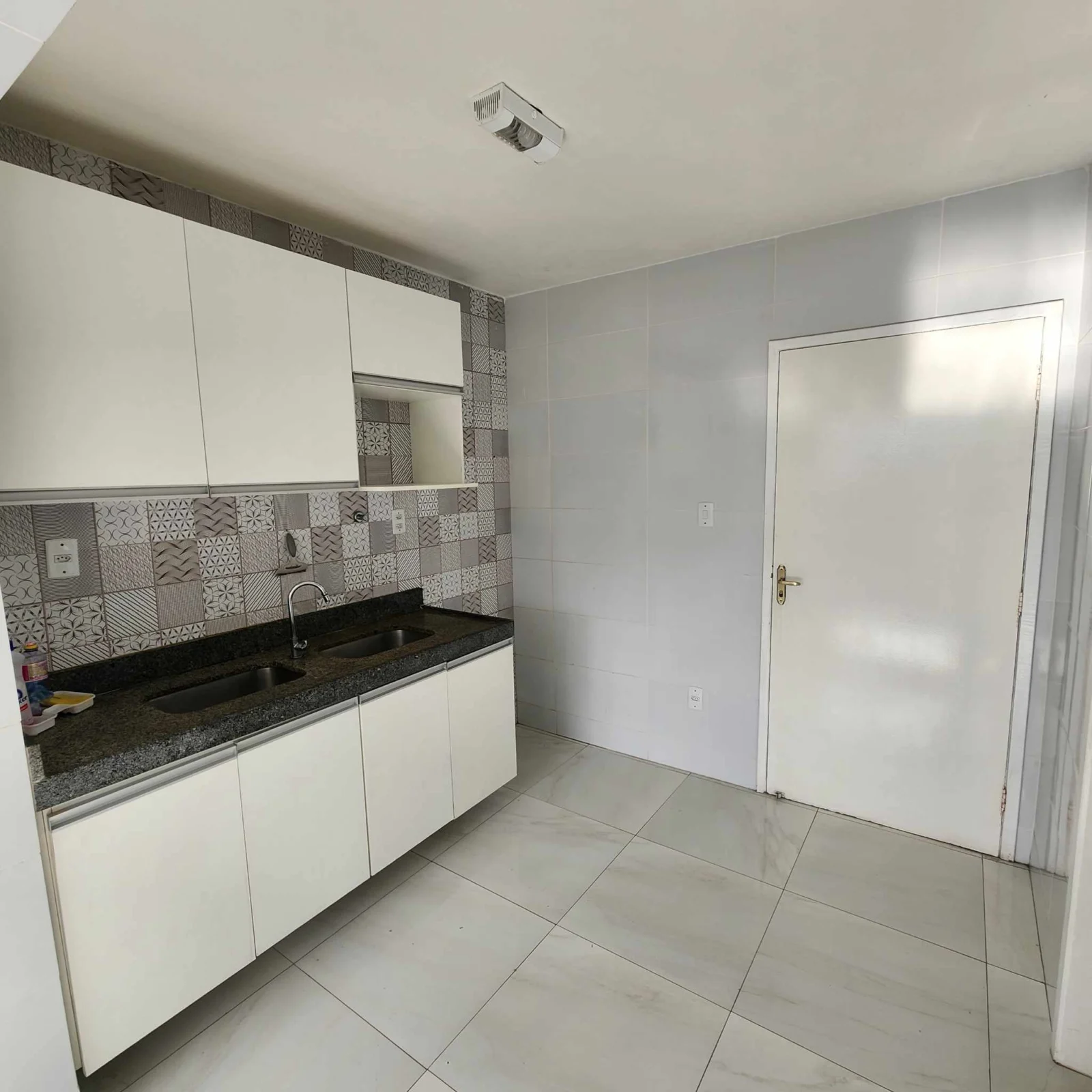 Apartamento em Manaíra com 3 Quartos sendo 1 Suíte + DCE , Elevador e Piscina