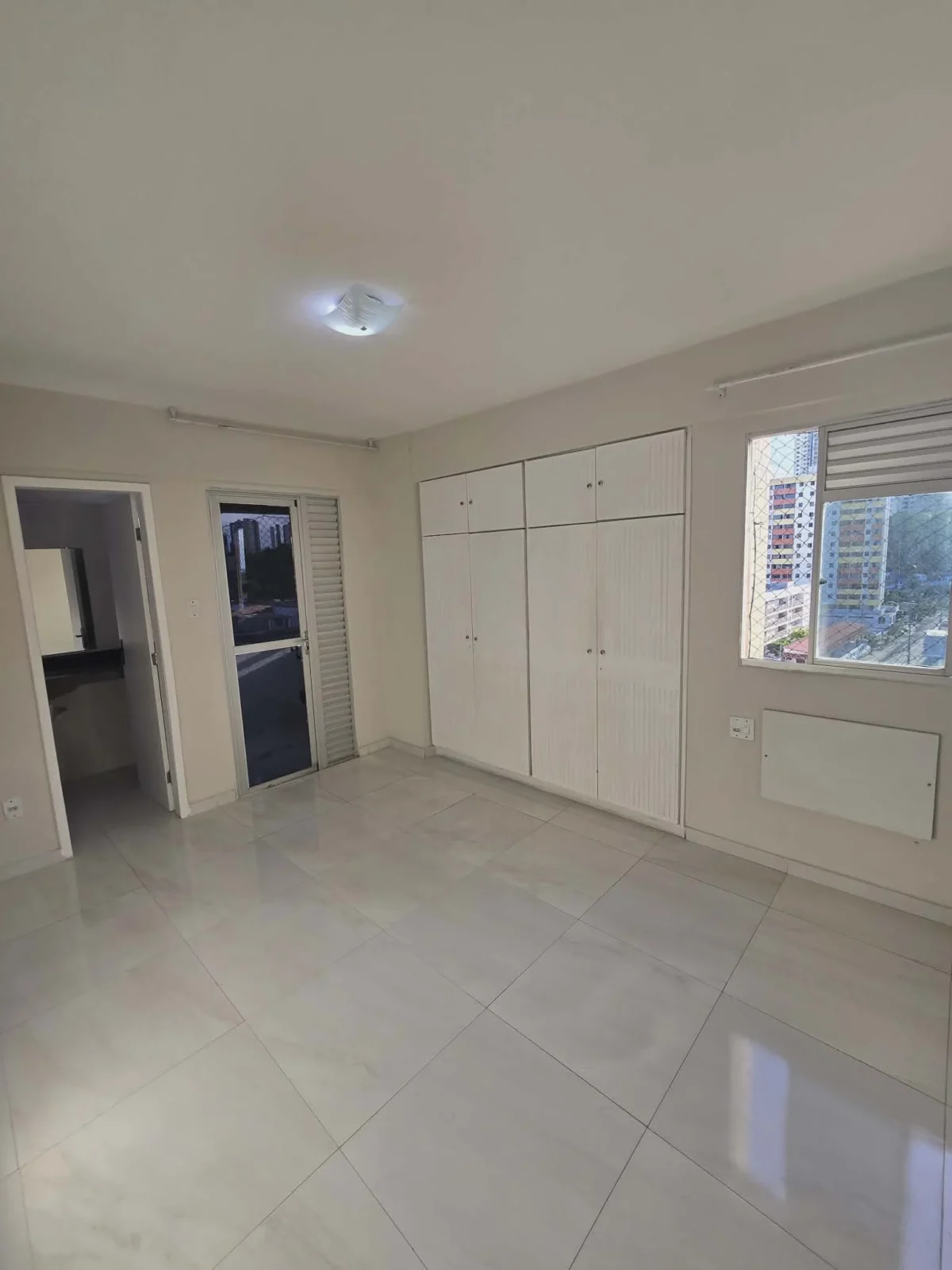Apartamento em Manaíra com 3 Quartos sendo 1 Suíte + DCE , Elevador e Piscina