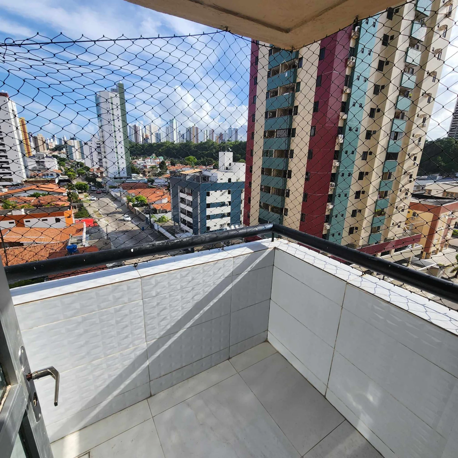 Apartamento em Manaíra com 3 Quartos sendo 1 Suíte + DCE , Elevador e Piscina