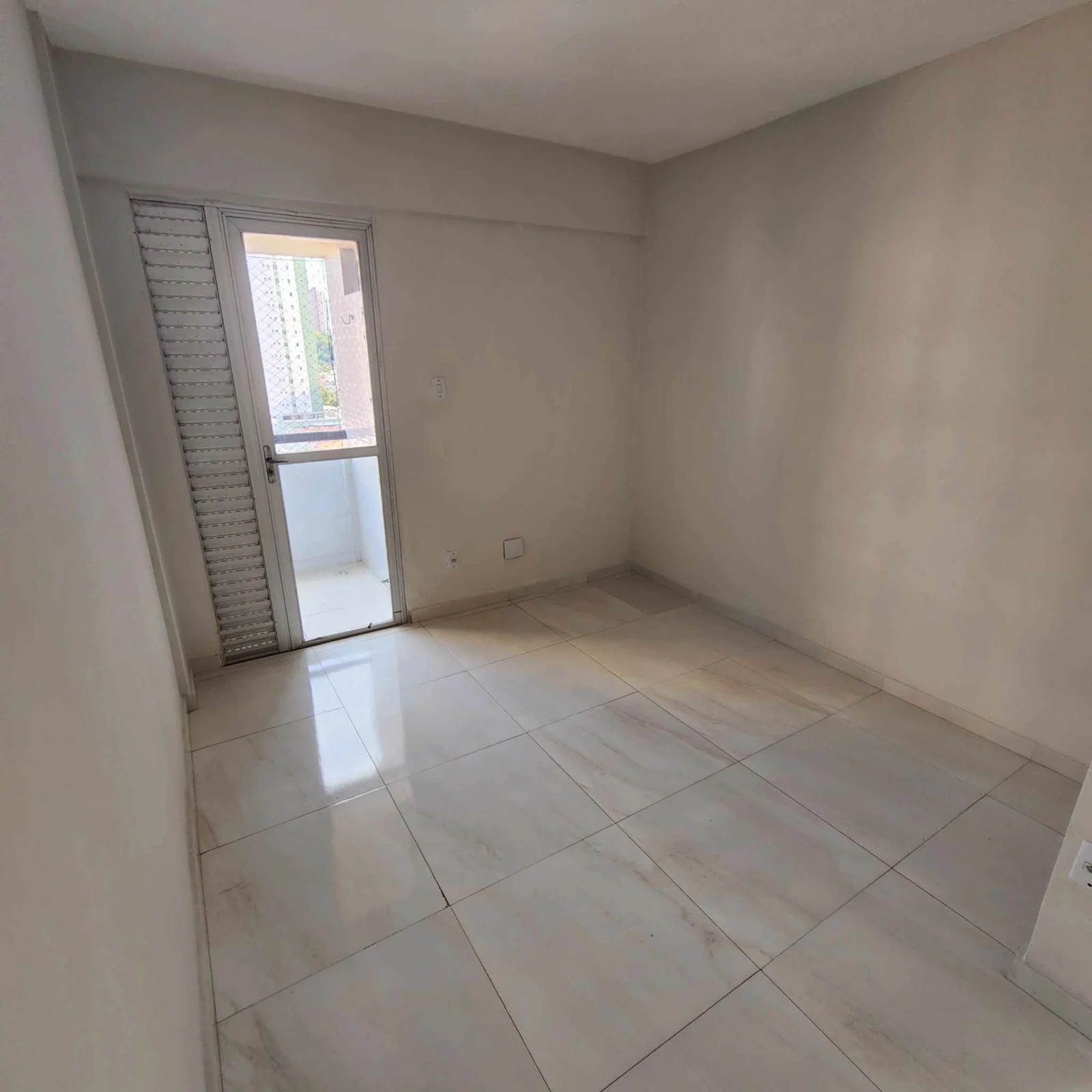 Apartamento em Manaíra com 3 Quartos sendo 1 Suíte + DCE , Elevador e Piscina