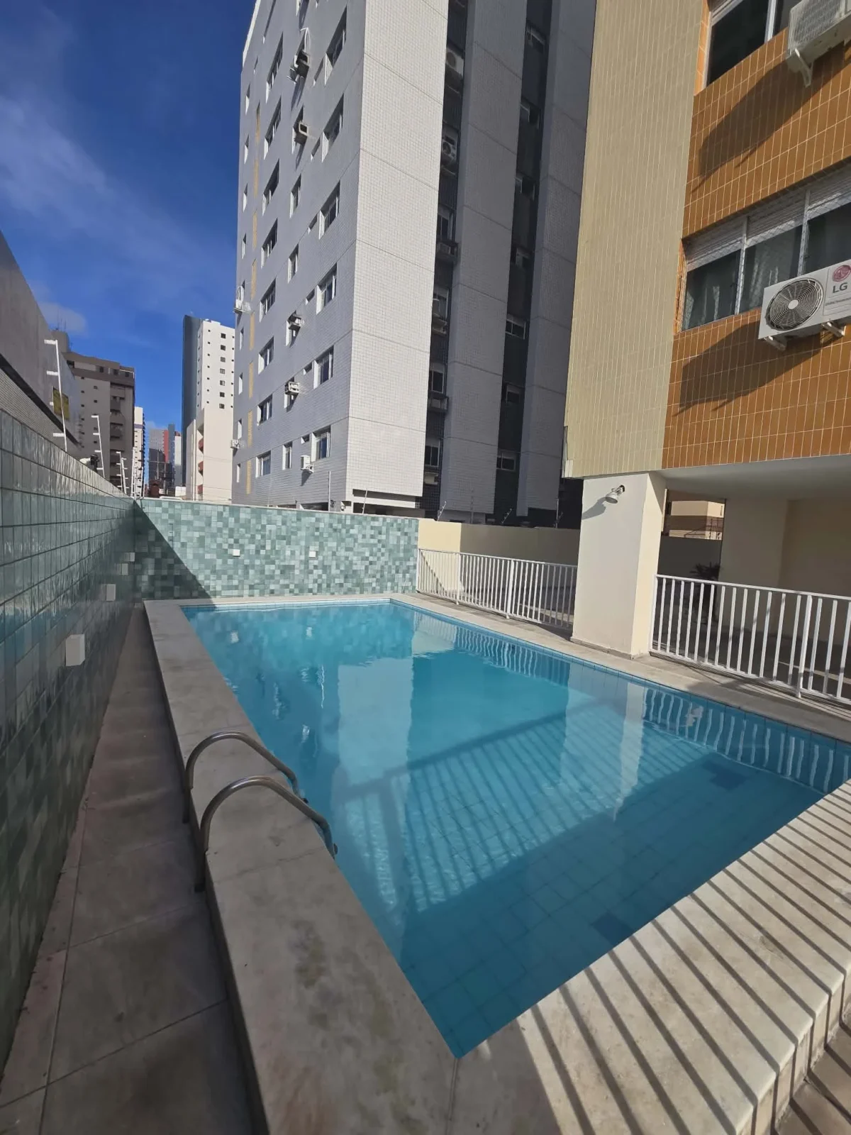Apartamento em Manaíra com 3 Quartos sendo 1 Suíte + DCE , Elevador e Piscina
