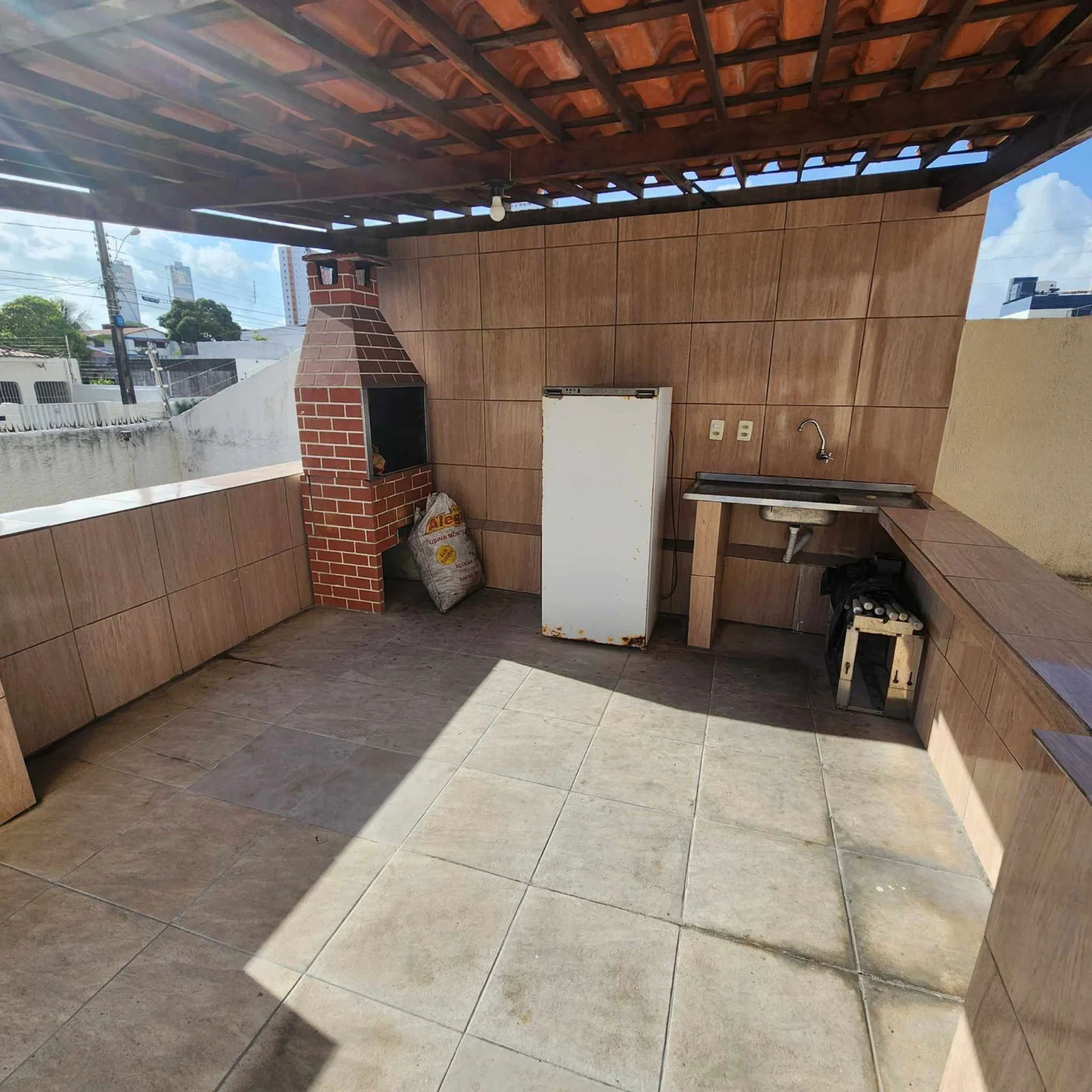 Apartamento em Manaíra com 3 Quartos sendo 1 Suíte + DCE , Elevador e Piscina