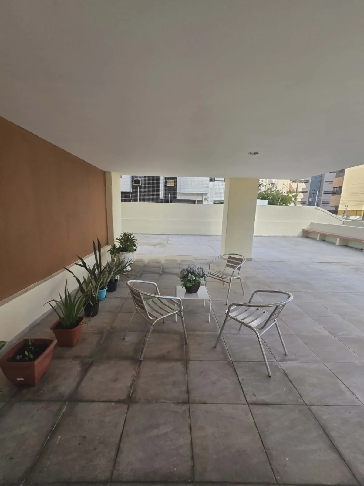 Apartamento em Manaíra com 3 Quartos sendo 1 Suíte + DCE , Elevador e Piscina
