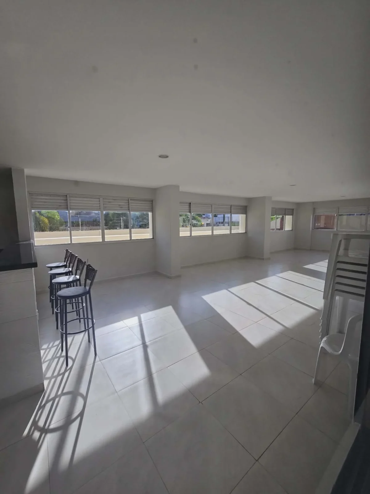 Apartamento em Manaíra com 3 Quartos sendo 1 Suíte + DCE , Elevador e Piscina