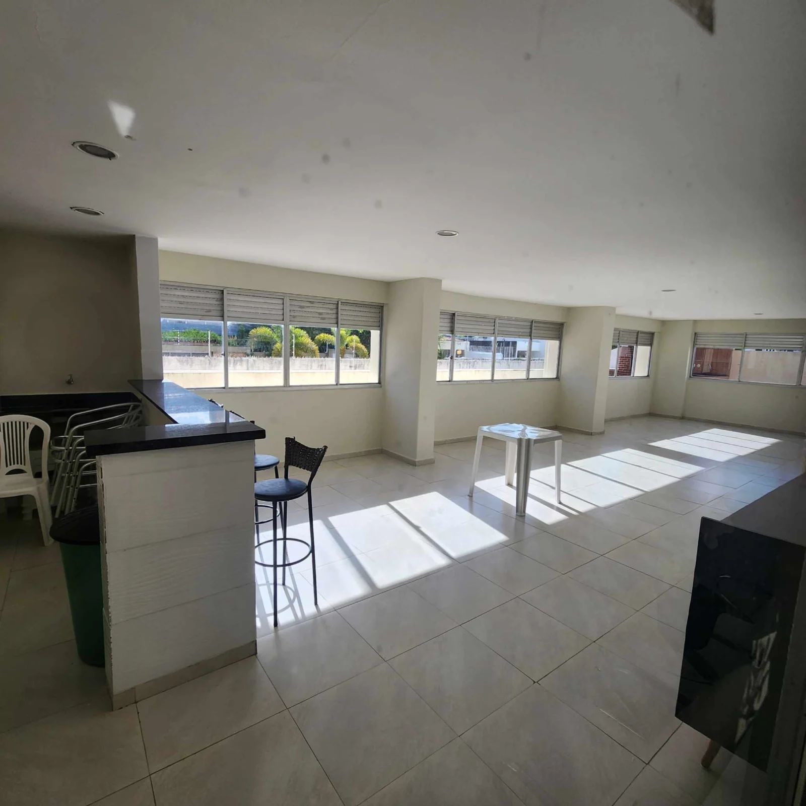 Apartamento em Manaíra com 3 Quartos sendo 1 Suíte + DCE , Elevador e Piscina