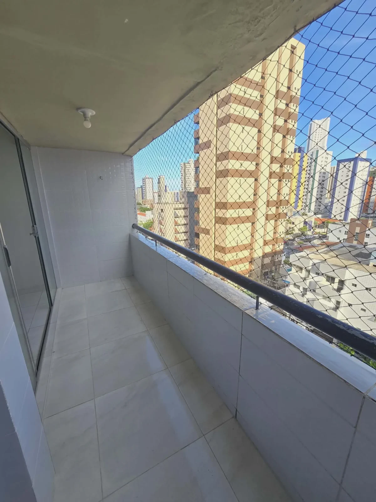 Apartamento em Manaíra com 3 Quartos sendo 1 Suíte + DCE , Elevador e Piscina