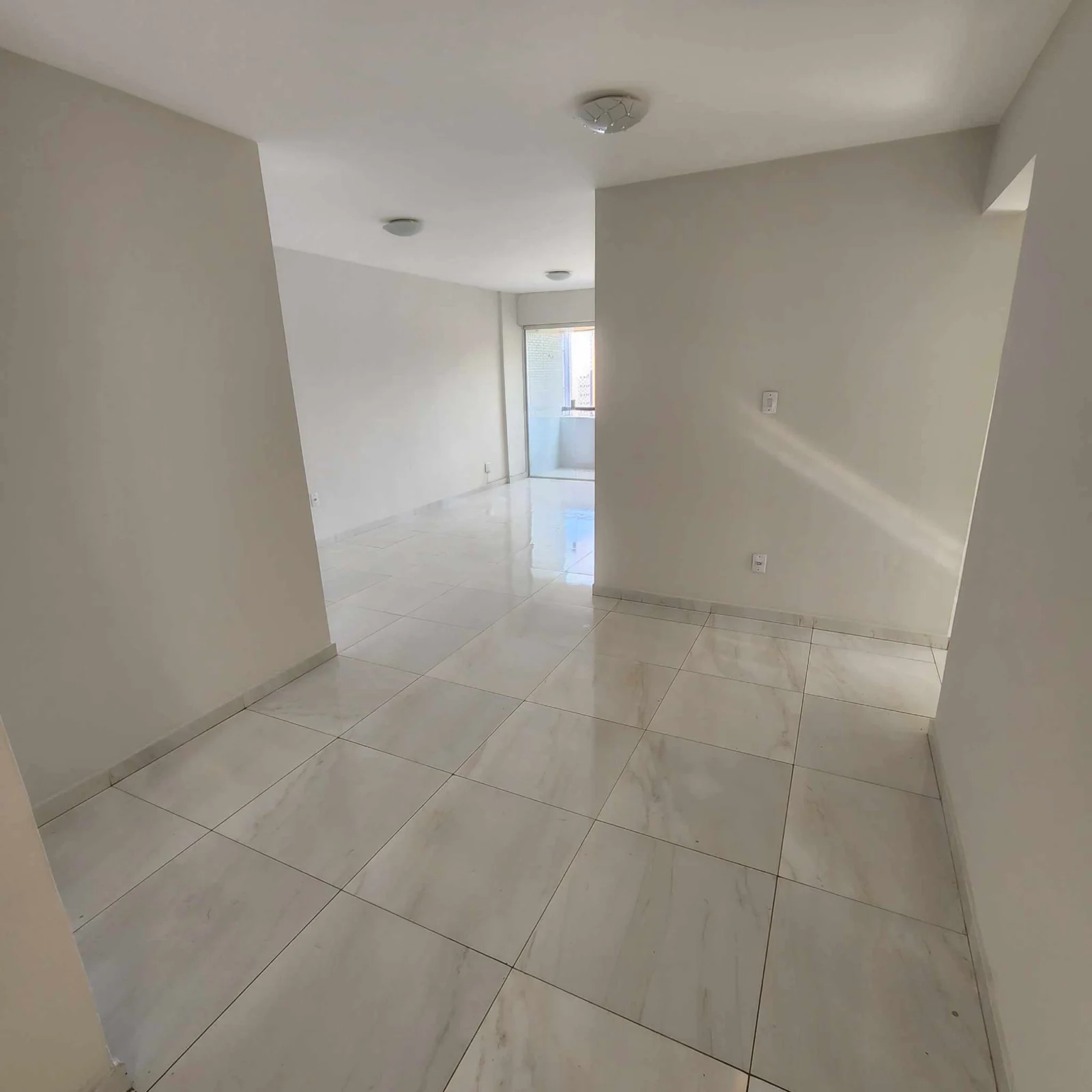 Apartamento em Manaíra com 3 Quartos sendo 1 Suíte + DCE , Elevador e Piscina