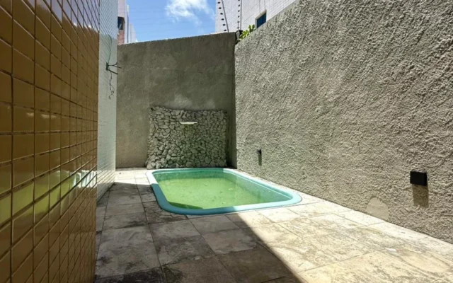 Apartamento Térreo com Área nos Bancários com 3 Quartos sendo 2 Suítes com Piscina, 101m²