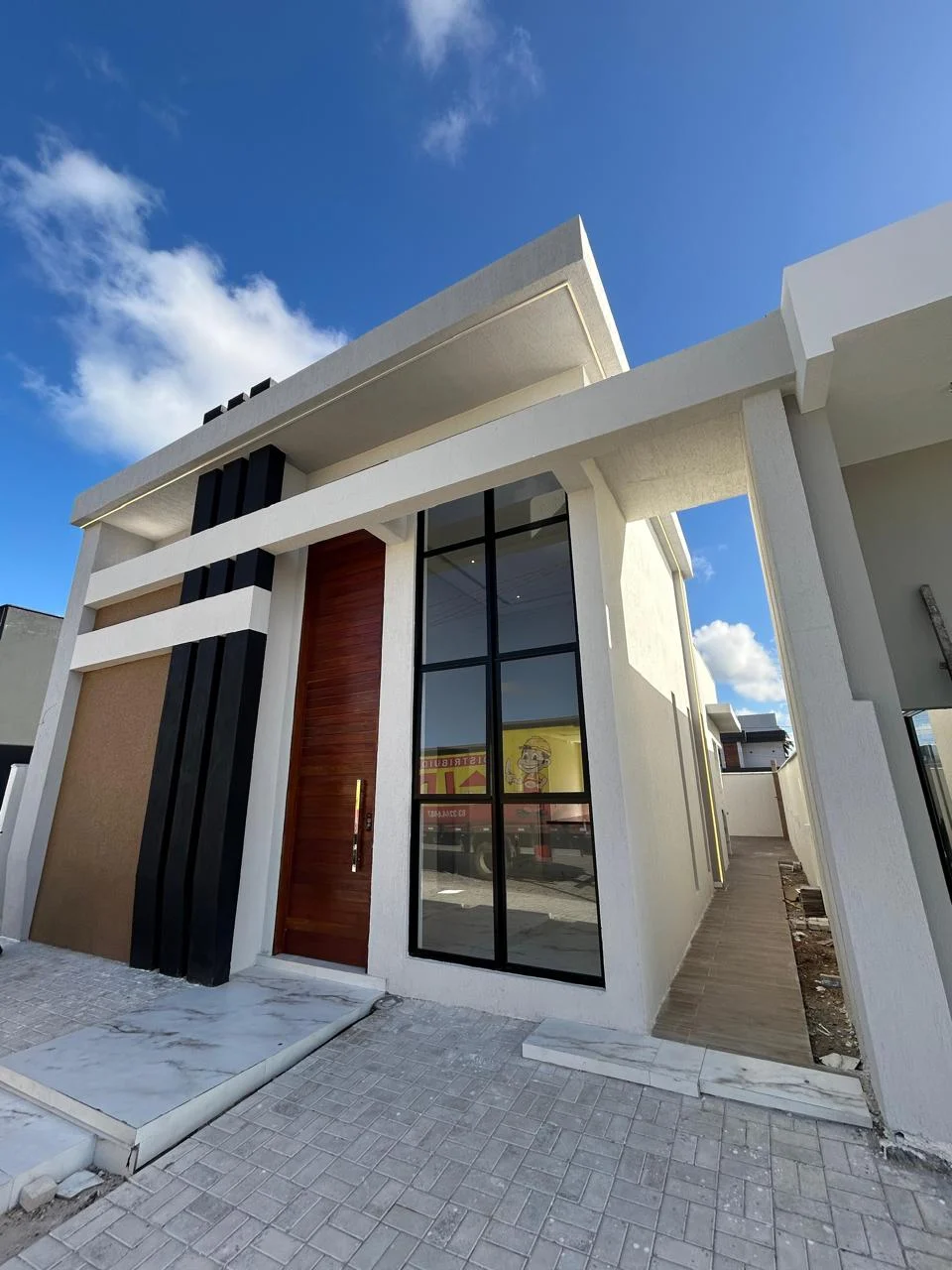 Excelente Casa em Condomínio Fechado com 3 Quartos sendo 1 Suíte Master, Piscina e Lazer Completo