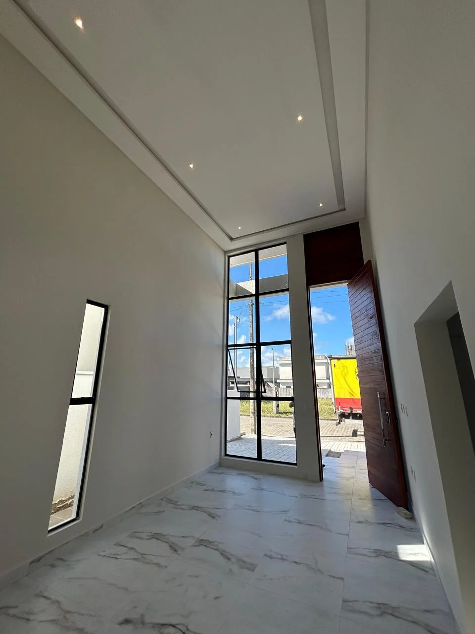 Excelente Casa em Condomínio Fechado com 3 Quartos sendo 1 Suíte Master, Piscina e Lazer Completo