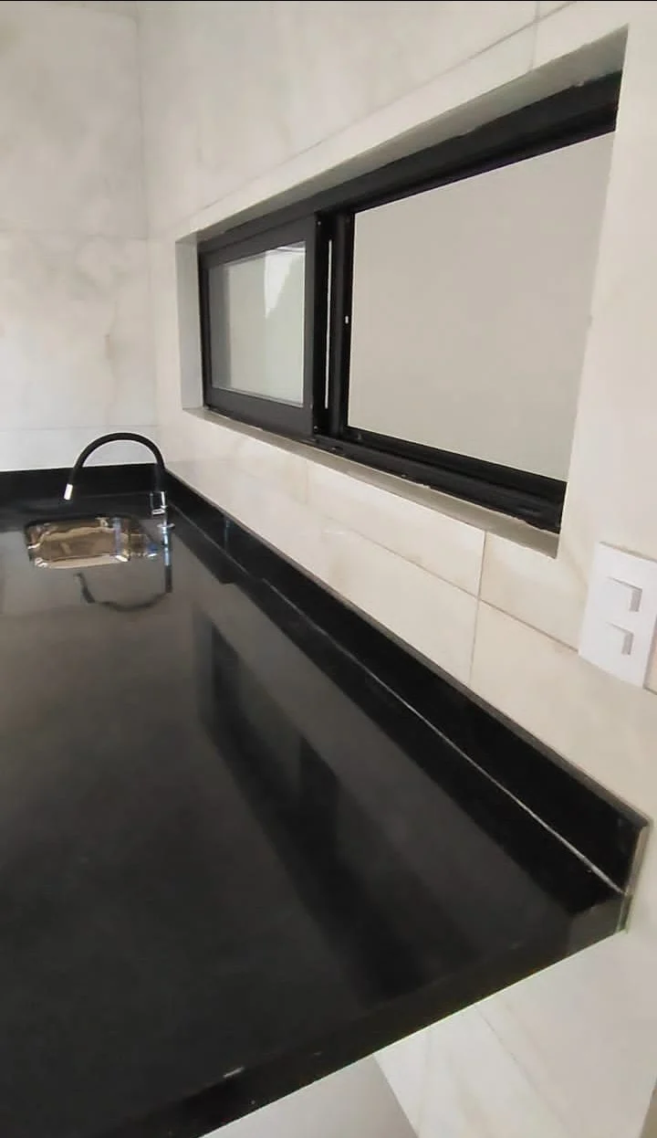Casa no Jardim Cidade Universitária com 3 Quartos sendo 1 Suíte