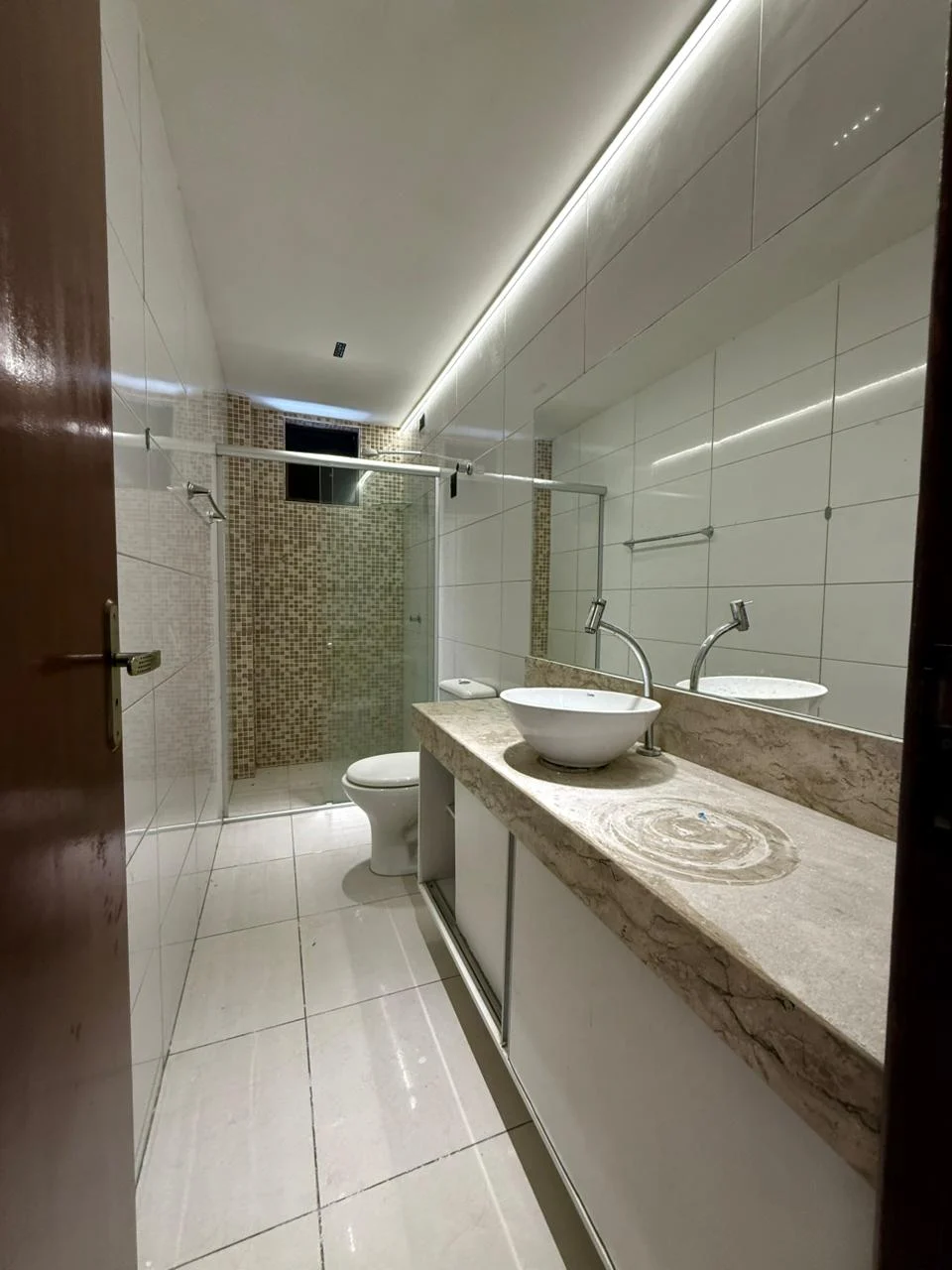 Apartamento Térreo com Área nos Bancários com 3 Quartos sendo 2 Suítes com Piscina, 101m²