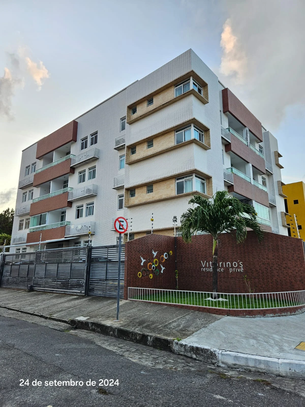 Apartamento Térreo no Jardim Cidade Universitária com 3 Quartos sendo 1 Suíte