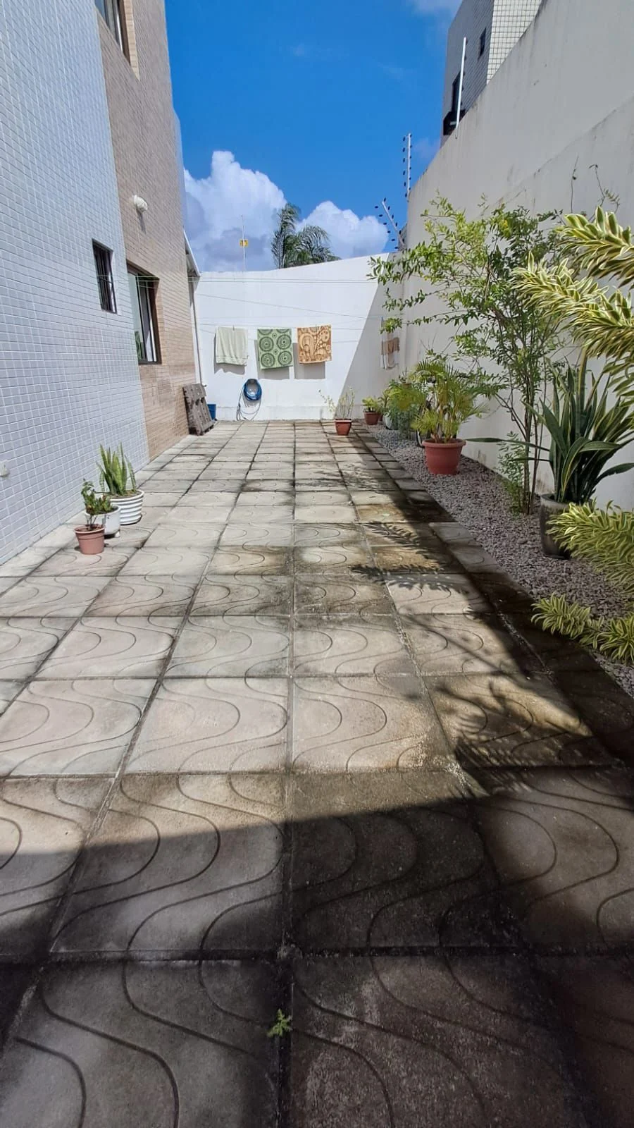Apartamento no Jardim Cidade Universitária com 3 Quartos sendo 1 Suíte, Térreo com Área 135m²