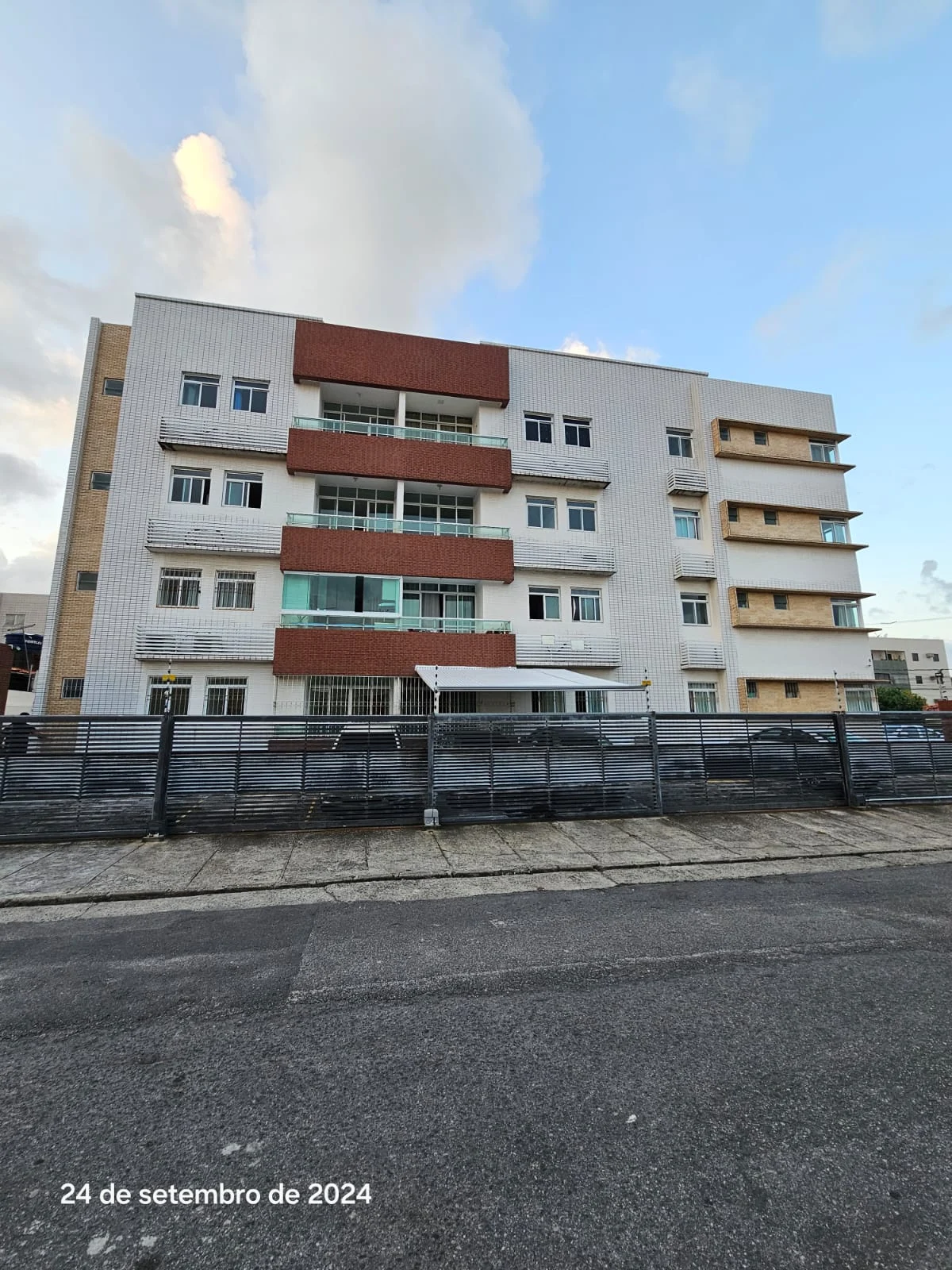 Apartamento Térreo no Jardim Cidade Universitária com 3 Quartos sendo 1 Suíte