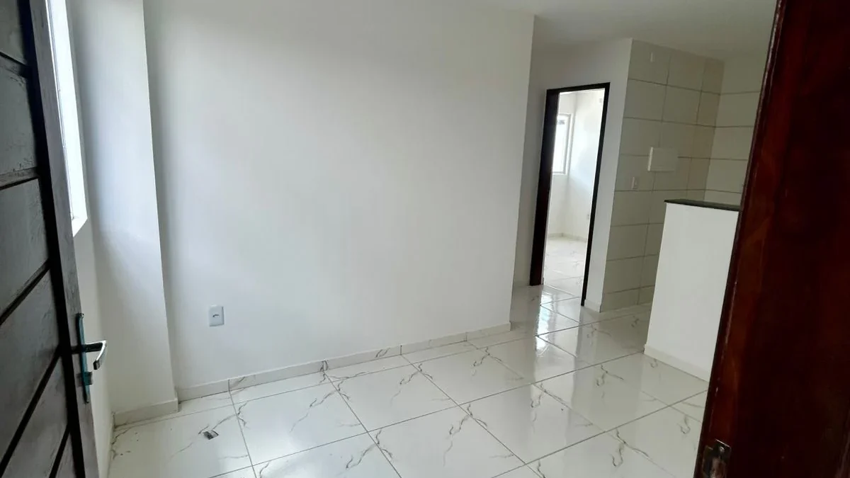 Apartamento Térreo com Área em Mangabeira IV com 2 Quartos sendo 1 Suíte