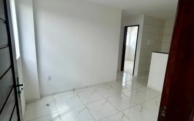 Apartamento Térreo com Área em Mangabeira IV com 2 Quartos sendo 1 Suíte