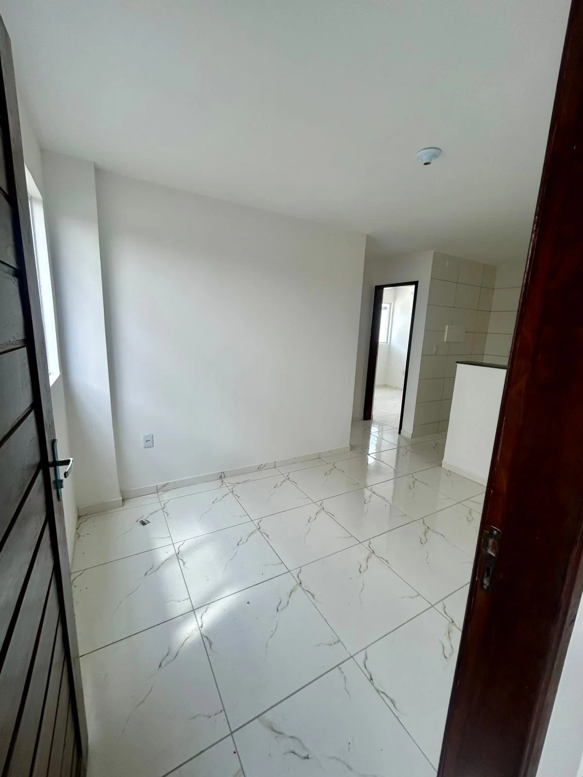Apartamento Térreo com Área em Mangabeira IV com 2 Quartos sendo 1 Suíte