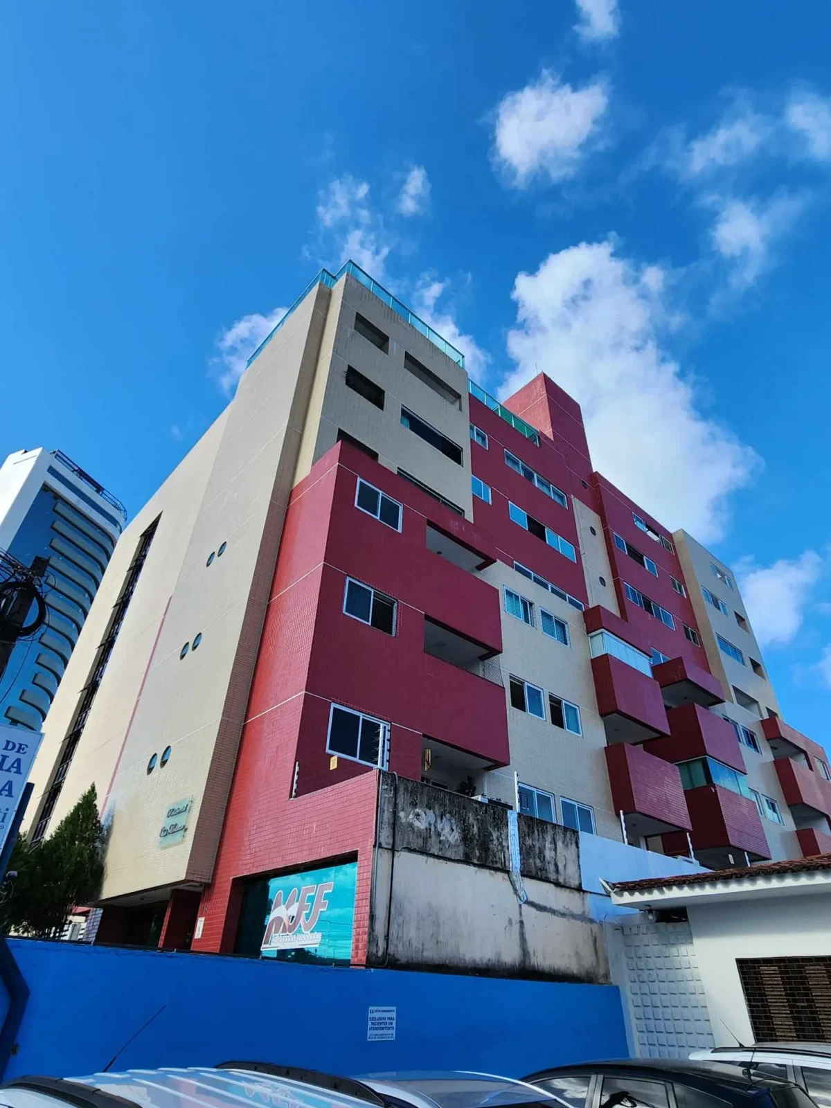 Apartamento no Miramar com 2 Quartos sendo 1 Suíte, Elevador e Piscina, Próximo a Epitácio