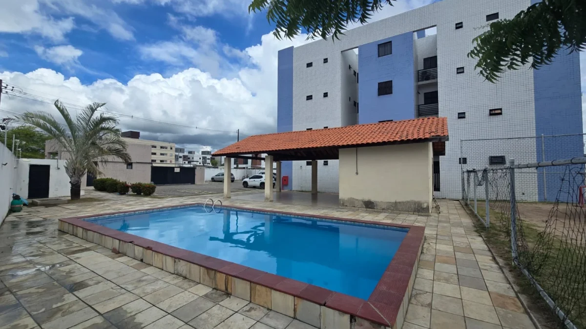 Apartamento em Paratibe/Valentina 2 Quartos sendo 1 Suíte com Piscina
