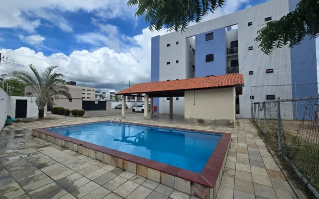 Apartamento em Paratibe/Valentina 2 Quartos sendo 1 Suíte com Piscina