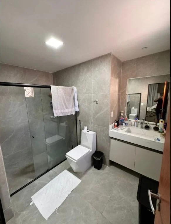 Apartamento Térreo com Área nos Jardim Cidade Universitária/Bancários com 3 Quartos sendo 2 Suítes com Piscina