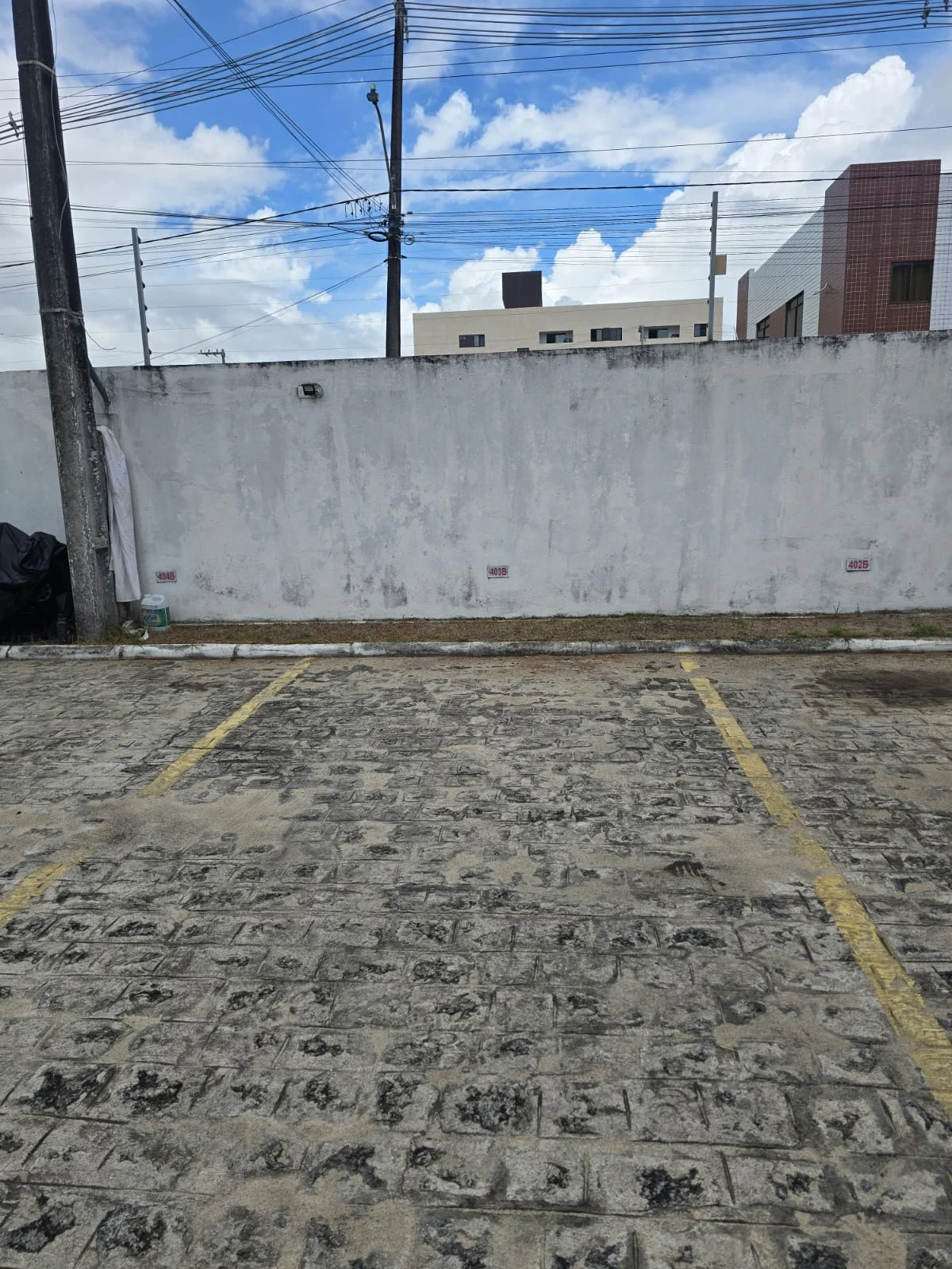 Apartamento em Paratibe/Valentina 2 Quartos sendo 1 Suíte com Piscina