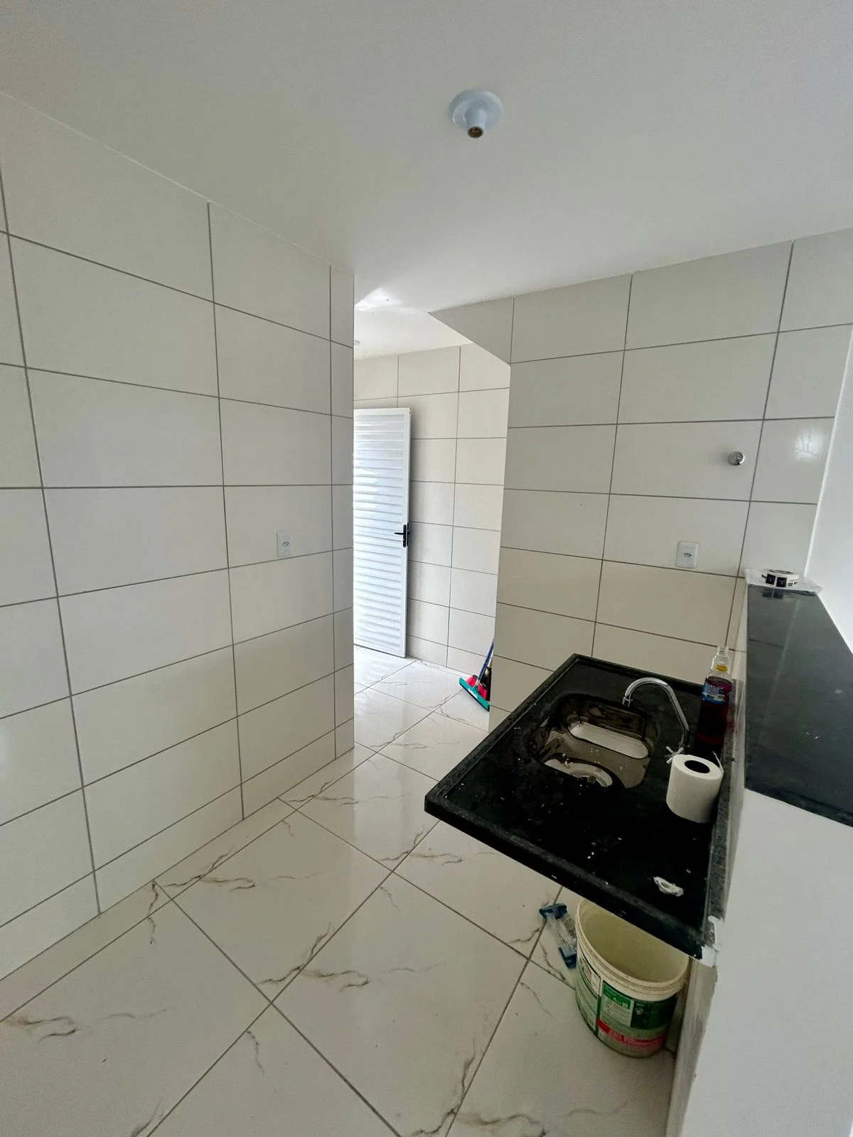 Apartamento Térreo com Área em Mangabeira IV com 2 Quartos sendo 1 Suíte