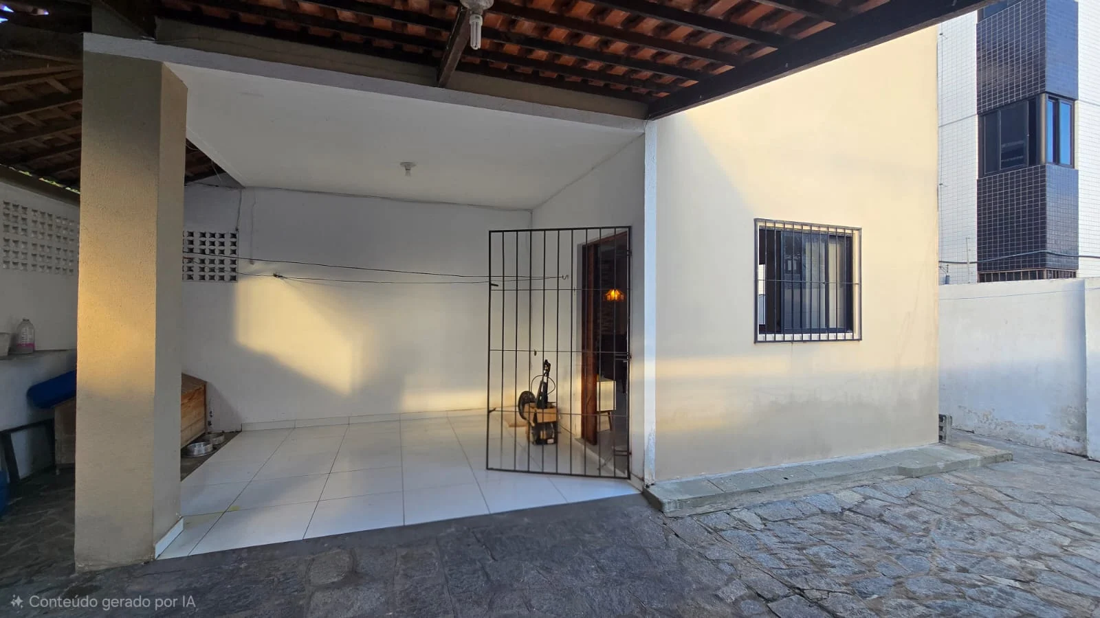 Casa Duplex no José Américo com 3 Quartos sendo 1 Suíte