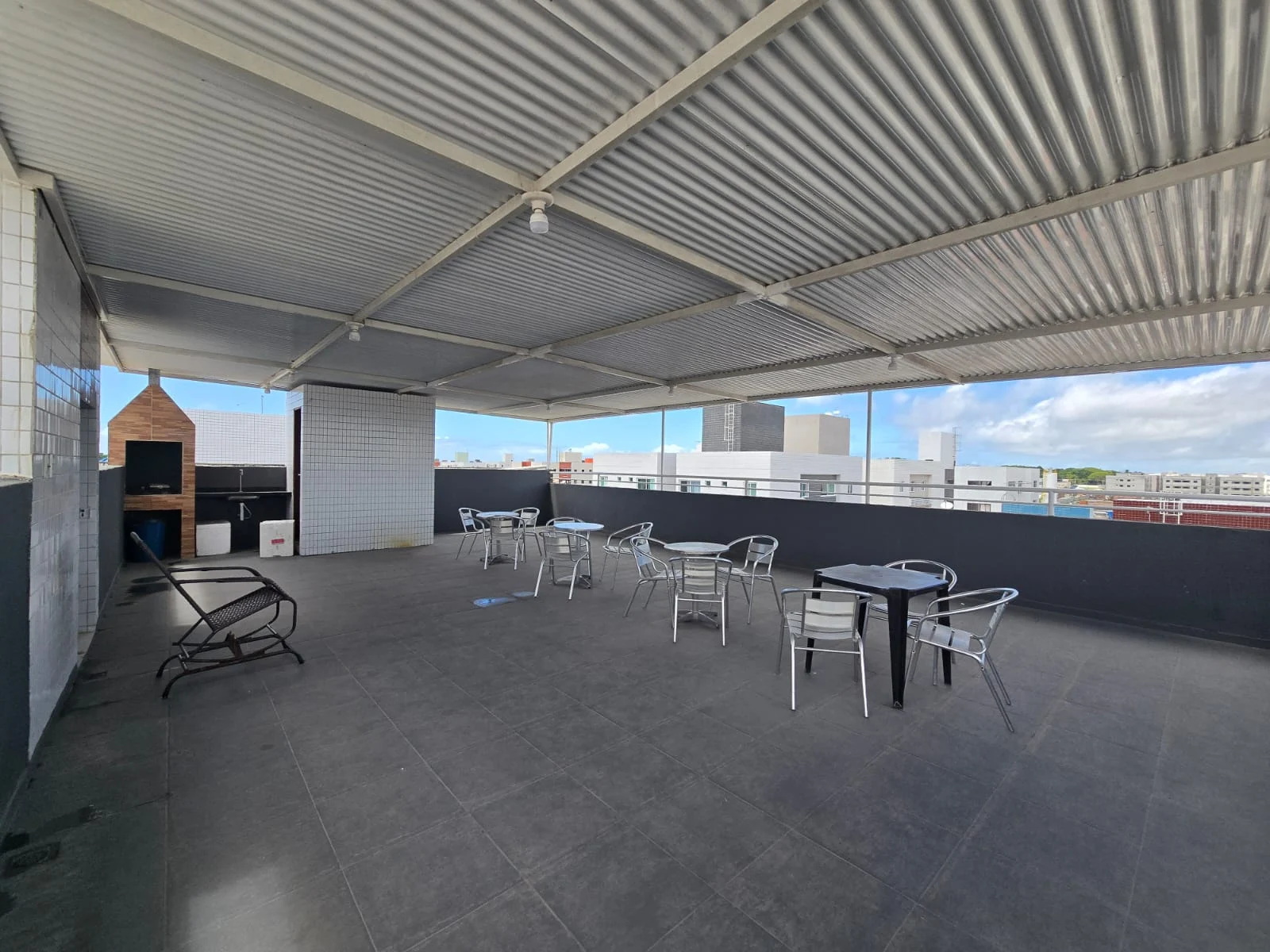 Apartamento no Novo Milênio/Gramame com 2 Quartos sendo 1 Suíte