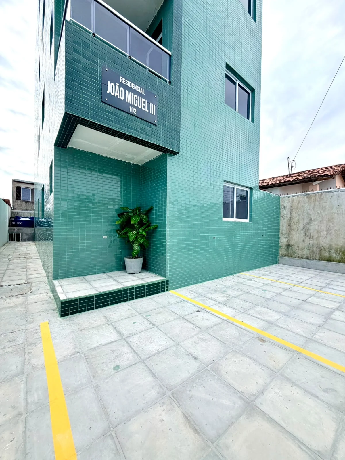 Apartamento em Mangabeira com 2 Quartos sendo 1 Suíte