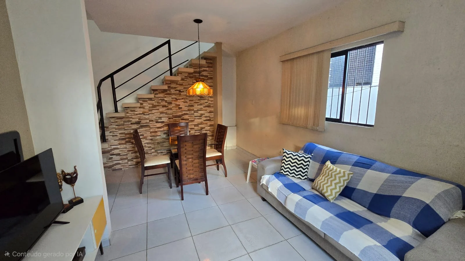 Casa Duplex no José Américo com 3 Quartos sendo 1 Suíte