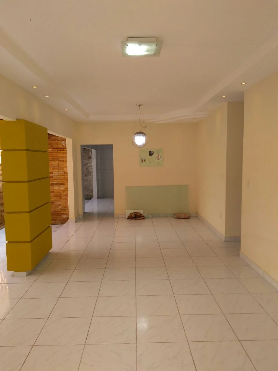 ALUGO ou VENDO Casa nos Bancários com 3 Quartos sendo 1 Suíte