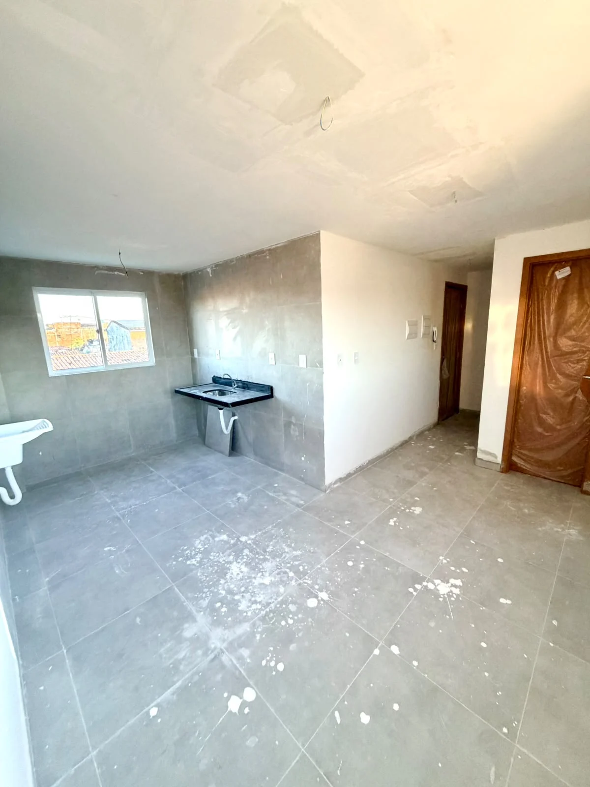 Apartamento em Mangabeira com 2 Quartos sendo 1 Suíte