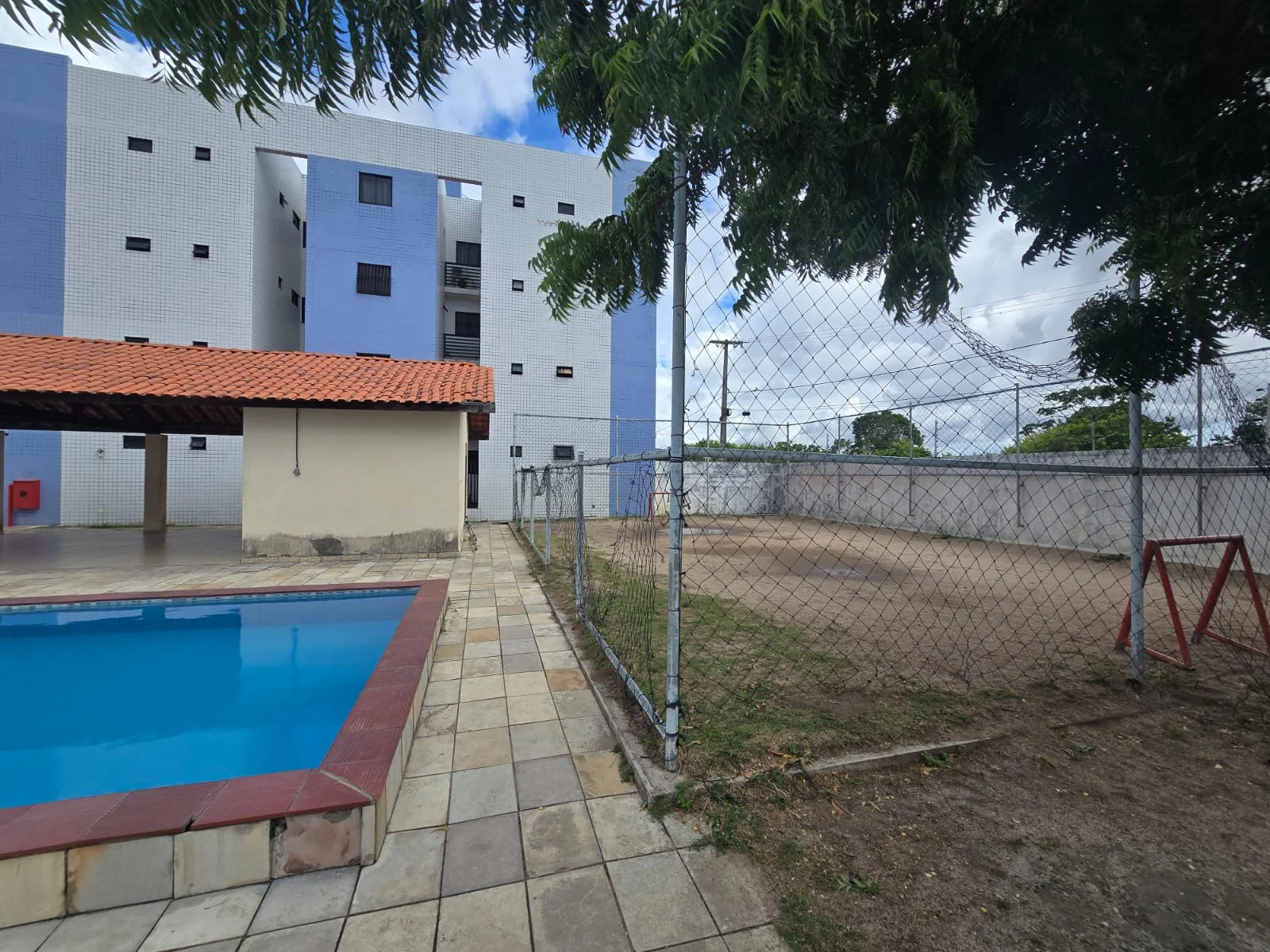 Apartamento em Paratibe/Valentina 2 Quartos sendo 1 Suíte com Piscina