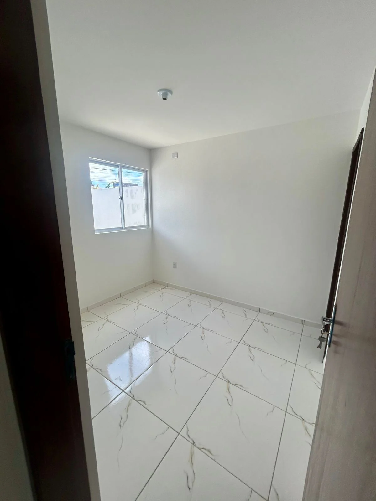 Apartamento Térreo com Área em Mangabeira IV com 2 Quartos sendo 1 Suíte