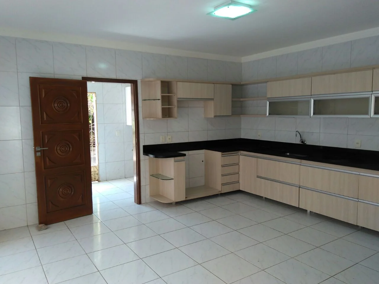 ALUGO ou VENDO Casa nos Bancários com 3 Quartos sendo 1 Suíte