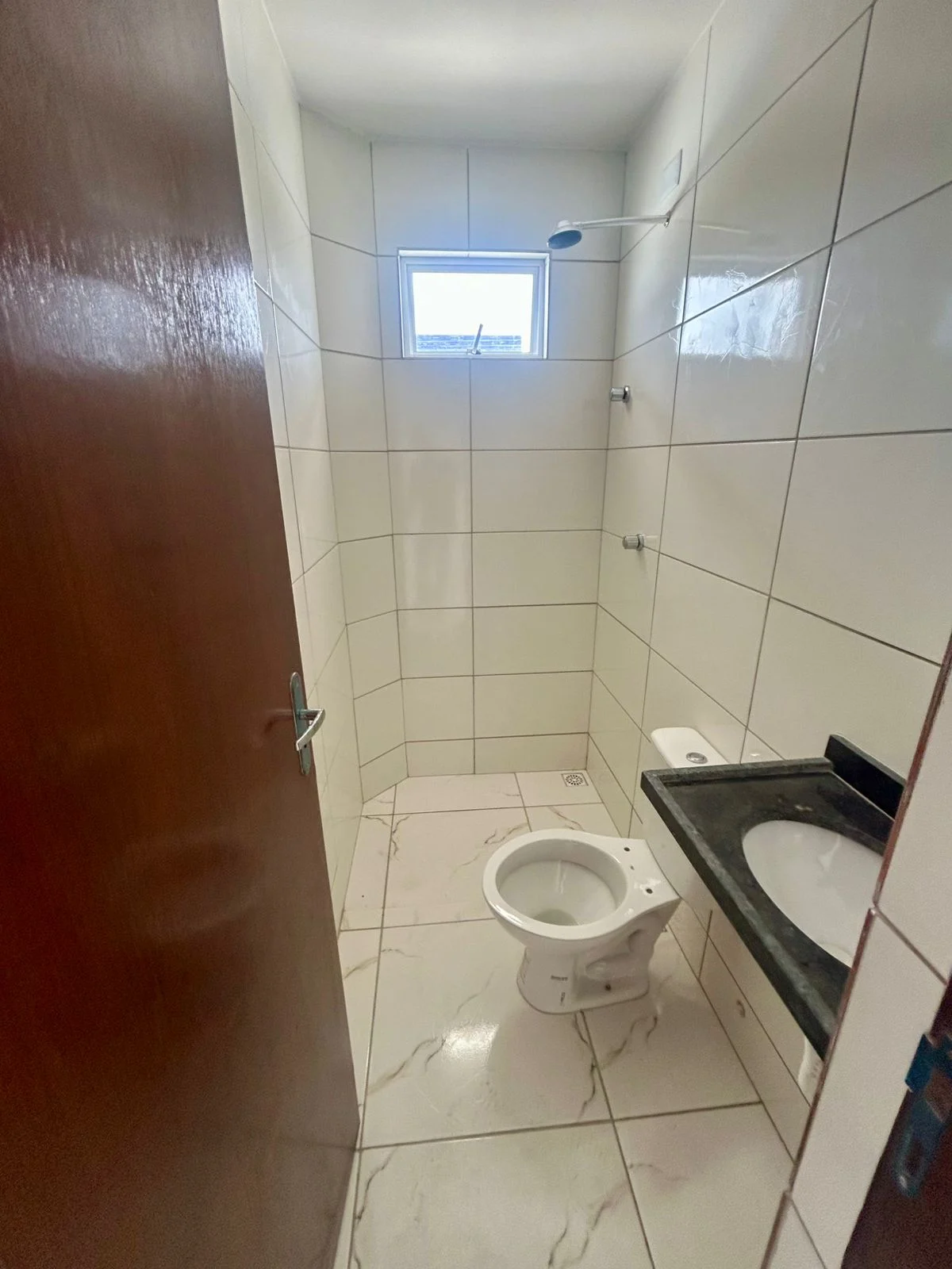 Apartamento Térreo com Área em Mangabeira IV com 2 Quartos sendo 1 Suíte