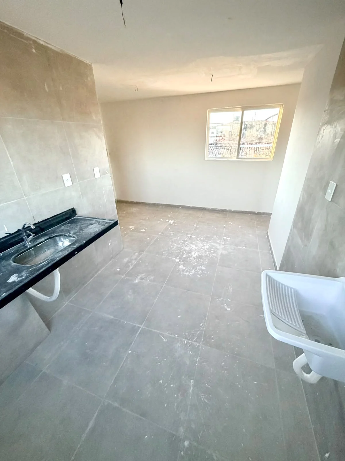 Apartamento em Mangabeira com 2 Quartos sendo 1 Suíte