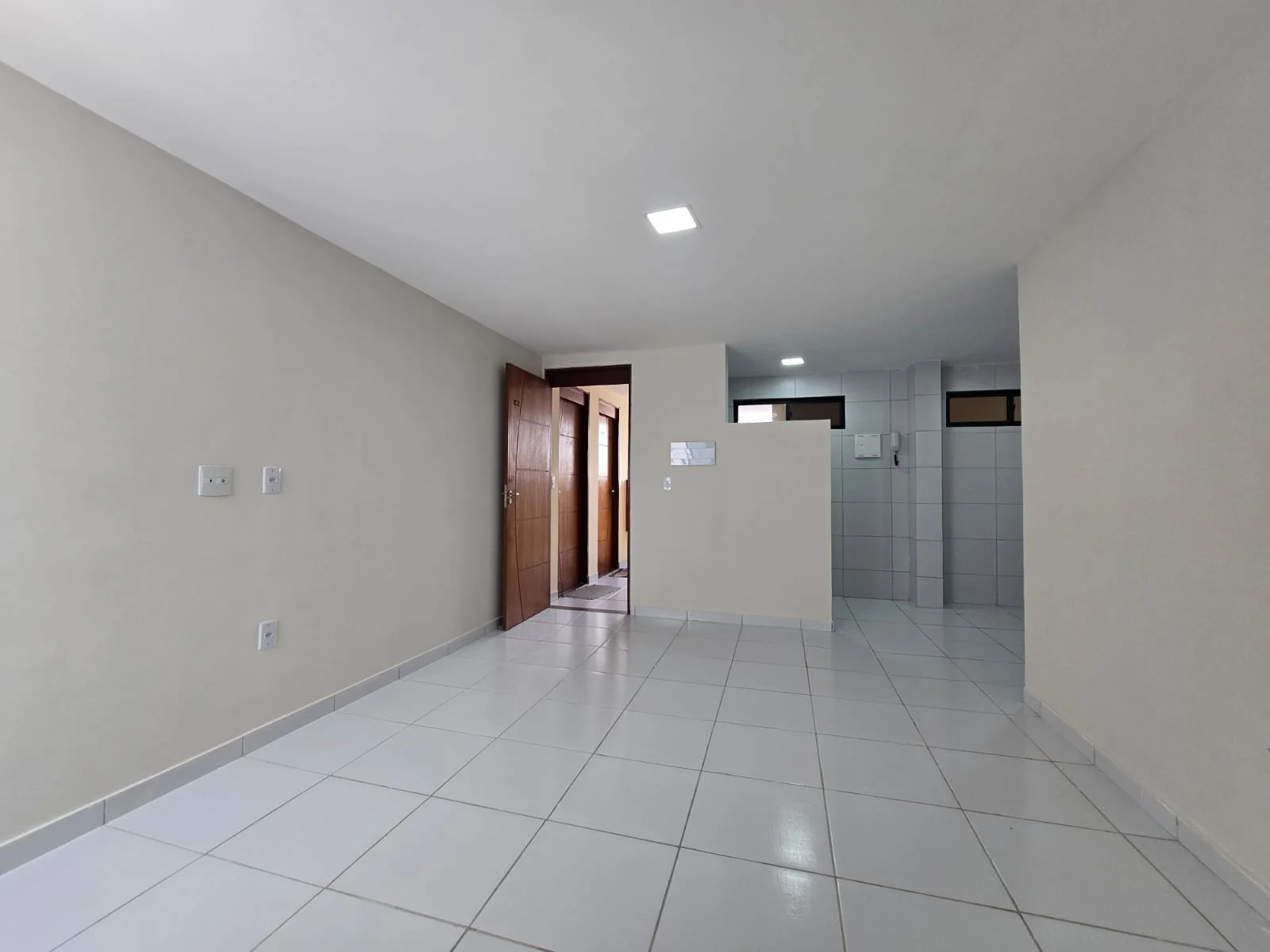 Apartamento em Paratibe/Valentina 2 Quartos sendo 1 Suíte com Piscina