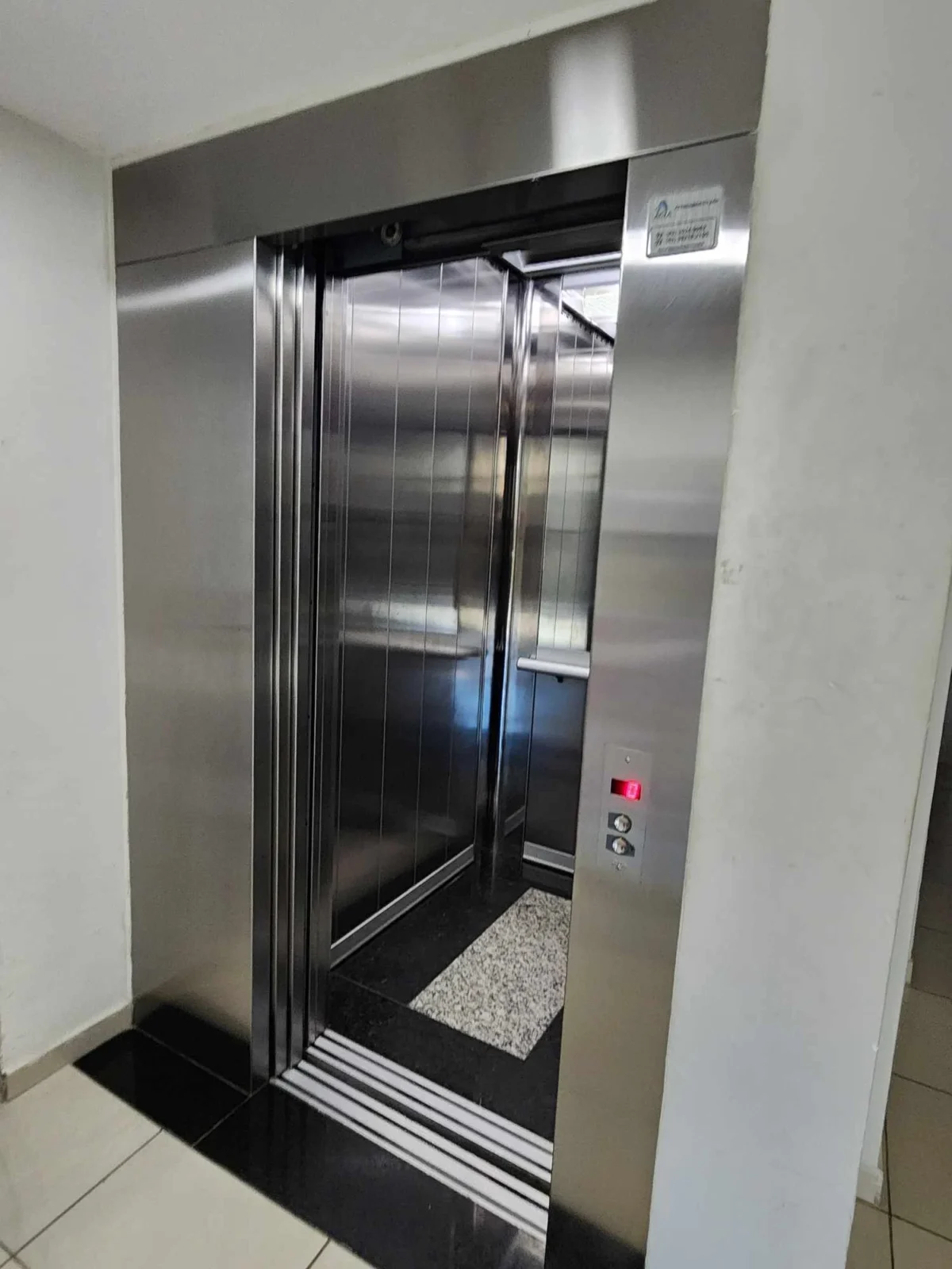 Apartamento no Miramar com 2 Quartos sendo 1 Suíte, Elevador e Piscina, Próximo a Epitácio