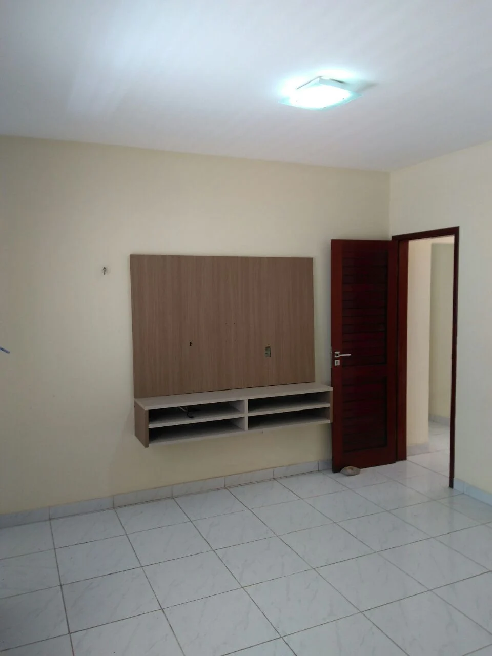 ALUGO ou VENDO Casa nos Bancários com 3 Quartos sendo 1 Suíte