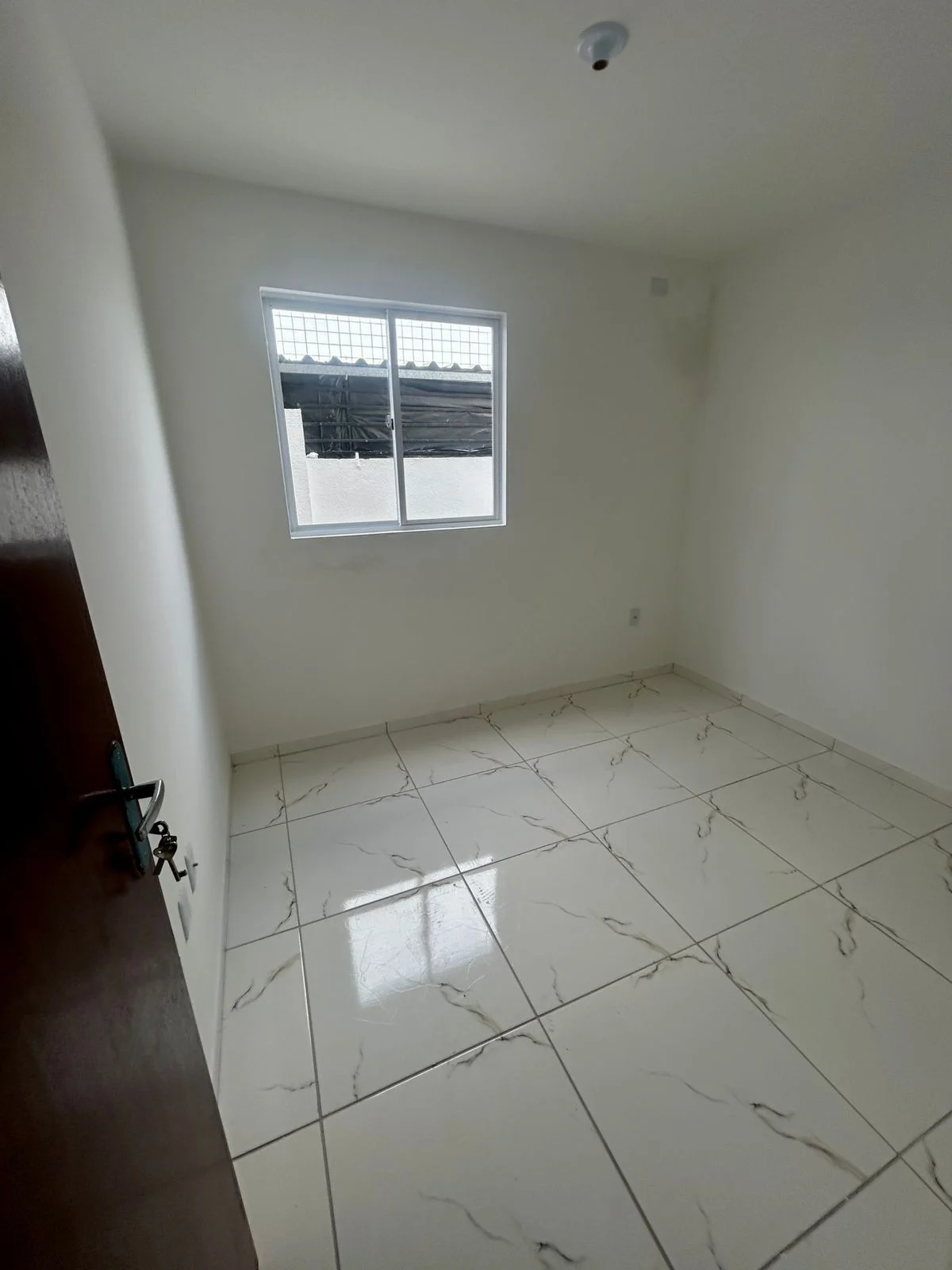 Apartamento Térreo com Área em Mangabeira IV com 2 Quartos sendo 1 Suíte