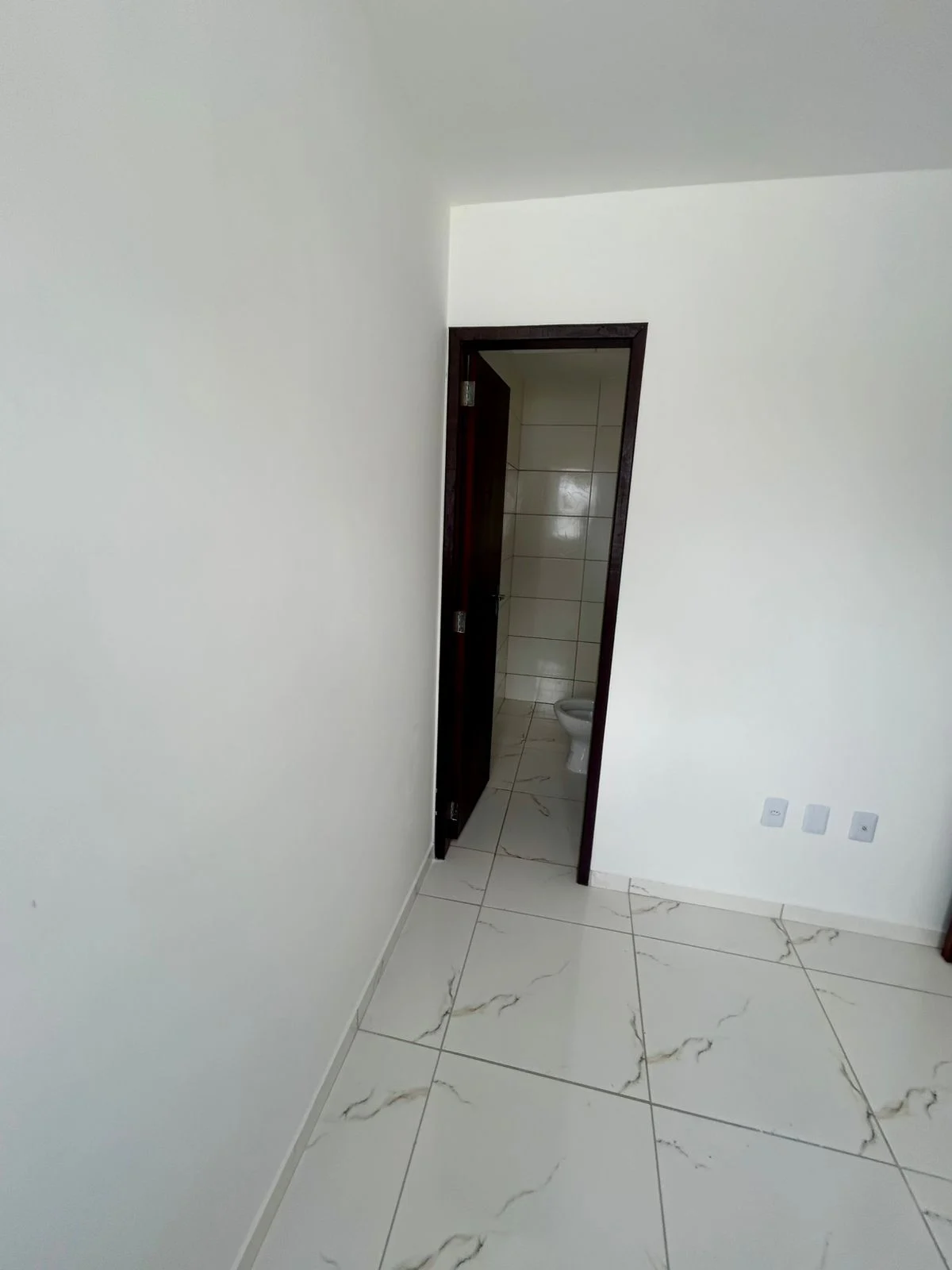 Apartamento Térreo com Área em Mangabeira IV com 2 Quartos sendo 1 Suíte