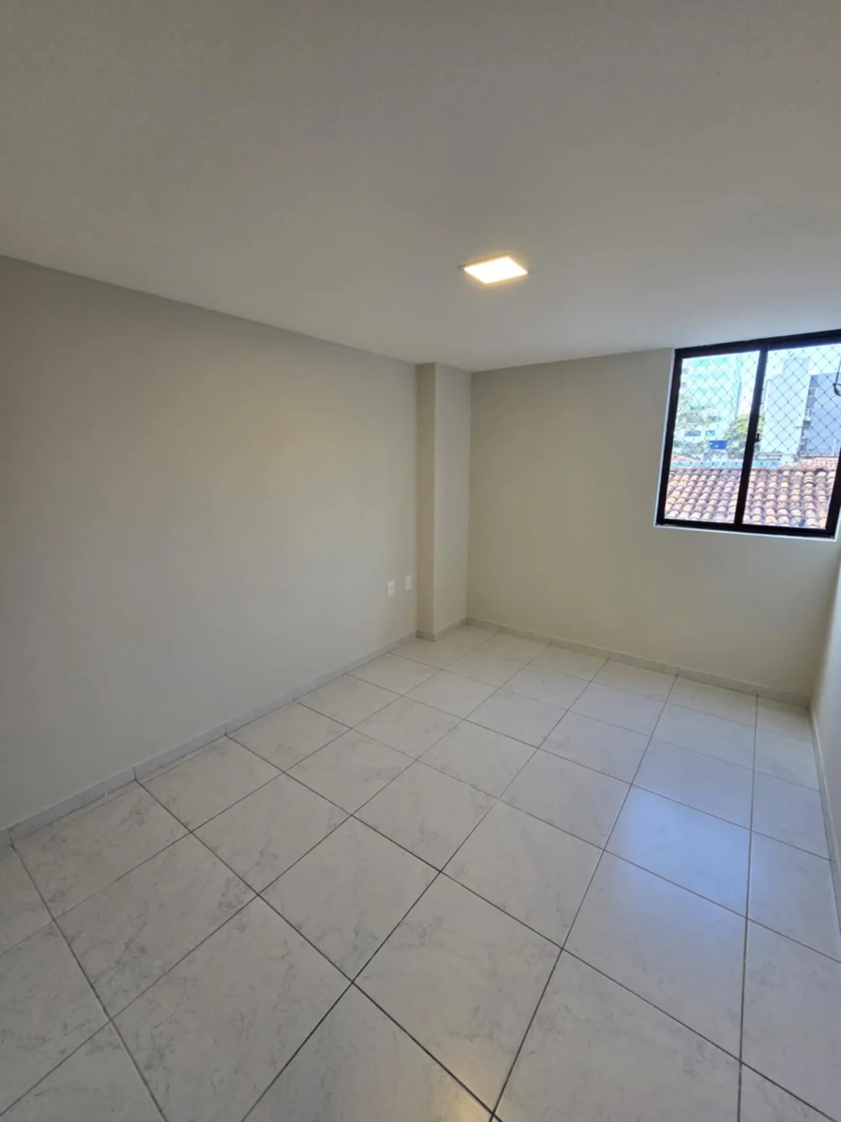 ALUGO Apartamento no Expedicionários com 2 Quartos, Elevador e Portaria R$ 2.470,00*