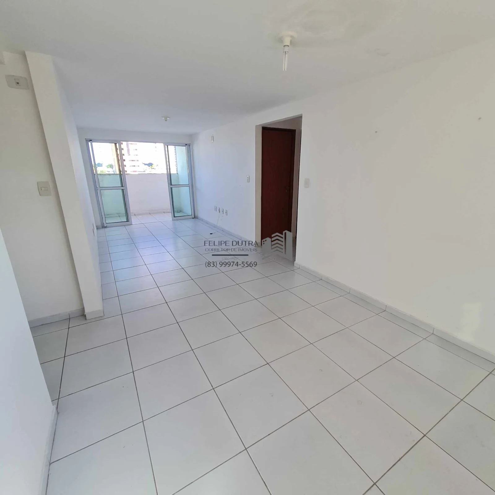 Apartamento no Miramar com 2 Quartos sendo 1 Suíte, Elevador e Piscina, Próximo a Epitácio